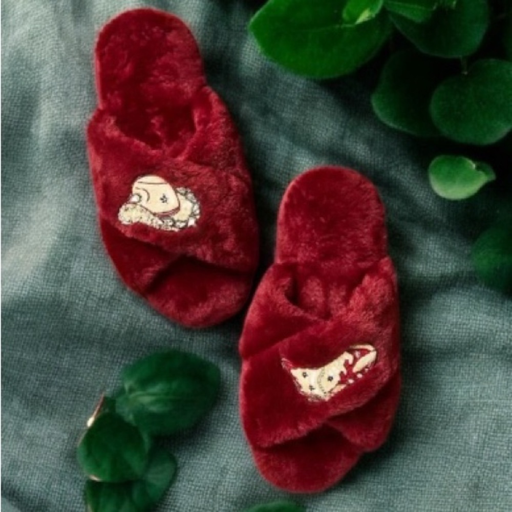 NWT MAEVE (L) Icon Patch Fuzzy Slippers Red Burgundy Western Embroidery Soft - L